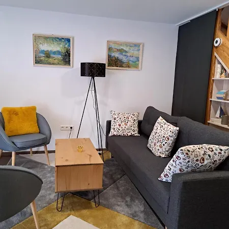 Apartment Rozsa *